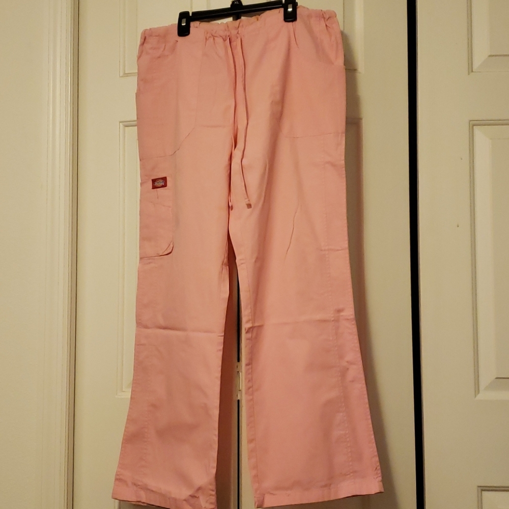 Scrub pants for women